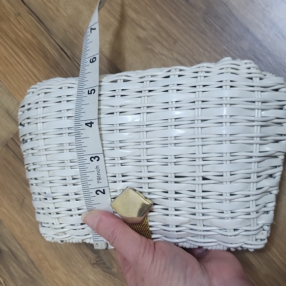 White Wicker Type Woven Clutch with White Woven Goldtone Crossbody Chain - Picture 13 of 16